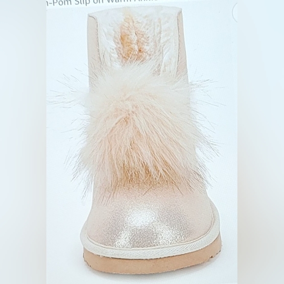 NIB GOLD POM POM FLUFFY FURRY LINED NON SLIP SOLE SIZE 5.5 - Picture 3 of 15